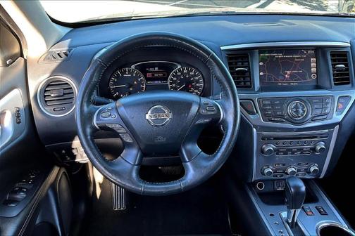 2019 Nissan Pathfinder SL