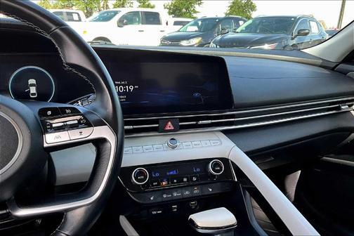 2021 Hyundai ELANTRA Limited