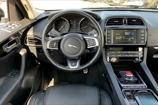 2018 Jaguar F-PACE 25t R-Sport