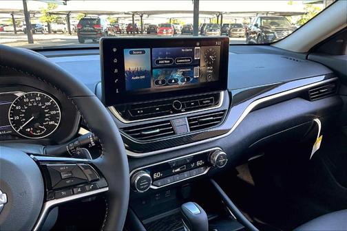 2025 Nissan Altima SR