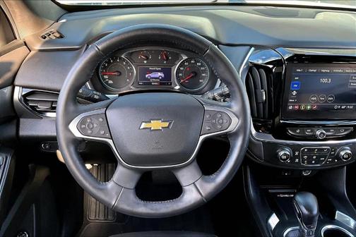 2022 Chevrolet Traverse LT Leather