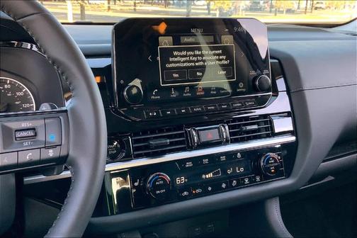 2025 Nissan Pathfinder SL