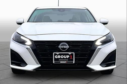 Pearl White Tricoat 2023 Nissan Altima 2.5 SV