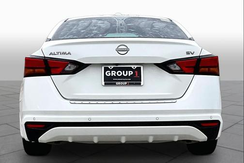 Pearl White Tricoat 2023 Nissan Altima 2.5 SV