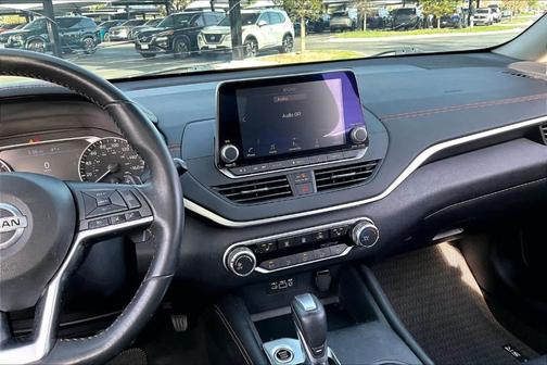 2022 Nissan Altima 2.0 SR