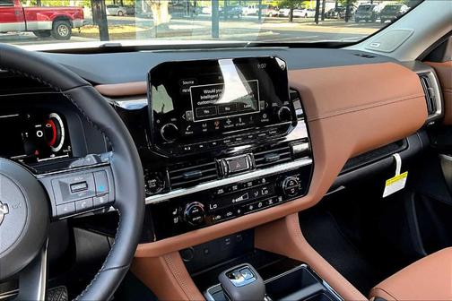 2025 Nissan Pathfinder Platinum