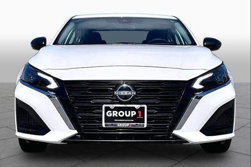 Glacier White 2025 Nissan Altima SV FWD