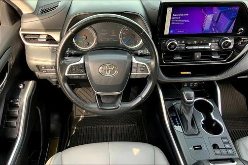 2023 Toyota Highlander Hybrid Bronze Edition
