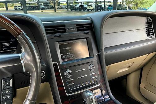 2015 Lincoln Navigator Base