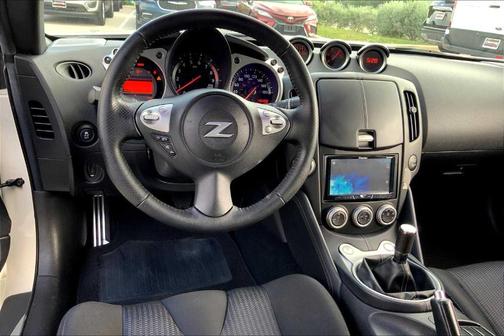 2016 Nissan 370Z Base