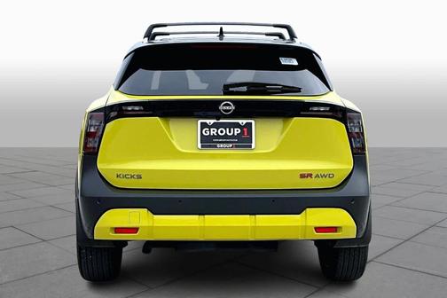 2025 Nissan Kicks SR
