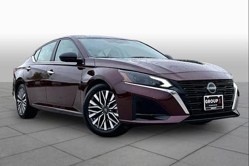 Garnet Pearl Metallic 2025 Nissan Altima SV FWD