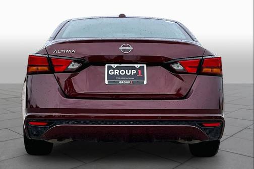 Garnet Pearl Metallic 2025 Nissan Altima SV FWD