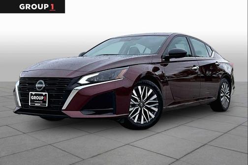 Garnet Pearl Metallic 2025 Nissan Altima SV FWD