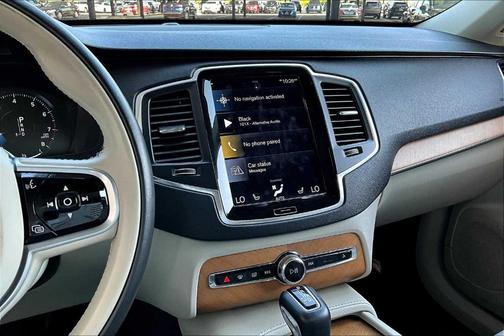 2021 Volvo XC90 T5 Momentum 7 Passenger