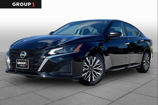 Super Black 2025 Nissan Altima SV FWD