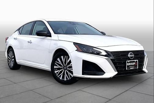 Glacier White 2025 Nissan Altima SV FWD