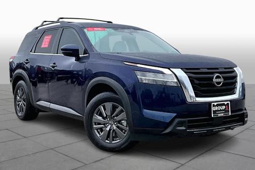 2022 Nissan Pathfinder SV
