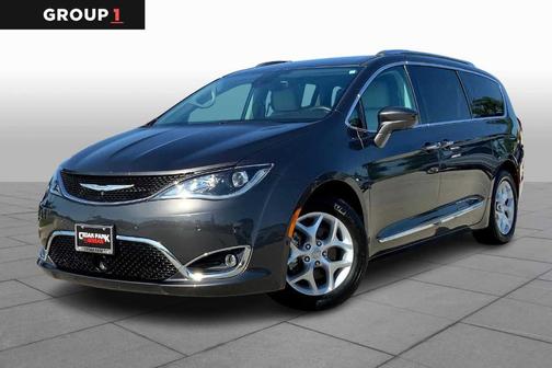 2017 Chrysler Pacifica Touring-L Plus
