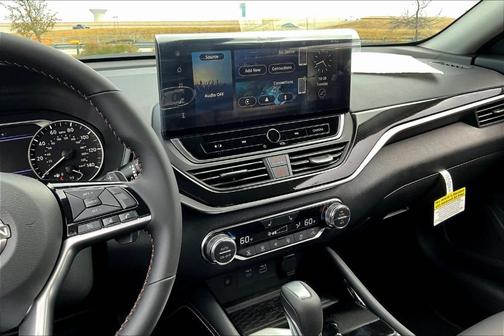 2025 Nissan Altima SR