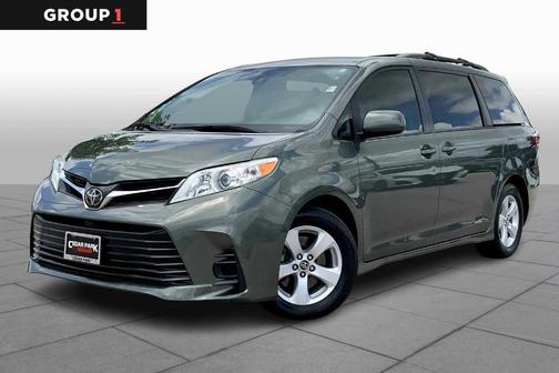 2019 Toyota Sienna LE
