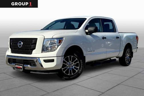 2022 Nissan Titan SV