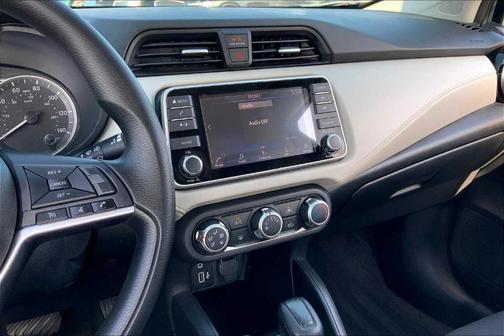 2022 Nissan Versa 1.6 SV