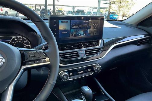 2025 Nissan Altima SR