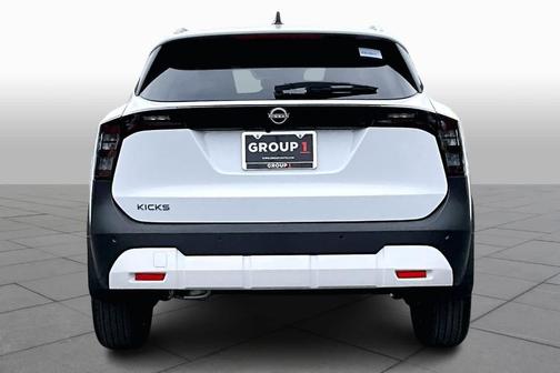 Fresh Powder 2026 Nissan Kicks SV