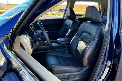 2022 Nissan Pathfinder Platinum