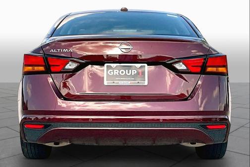 Garnet Pearl Metallic 2025 Nissan Altima SV FWD