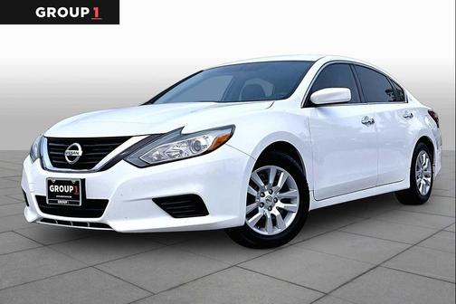 Glacier White 2018 Nissan Altima 2.5 S
