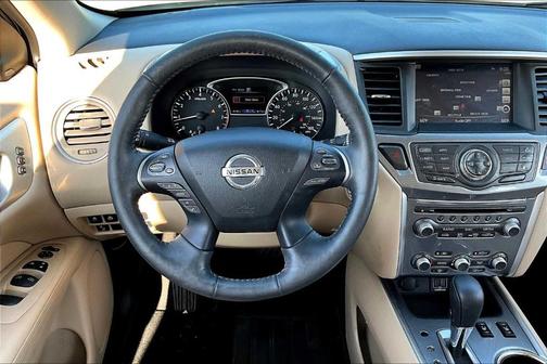 2020 Nissan Pathfinder SL