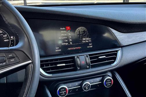 2017 Alfa Romeo Giulia Base