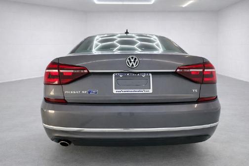 2017 Volkswagen Passat 1.8T SE