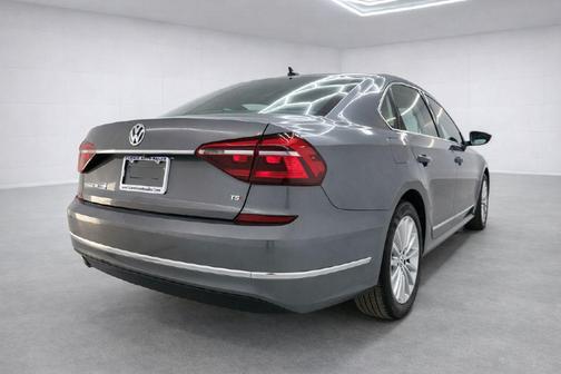 2017 Volkswagen Passat 1.8T SE