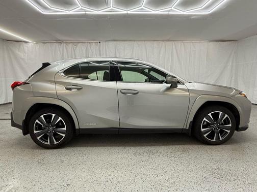 2022 Lexus UX 250h Base