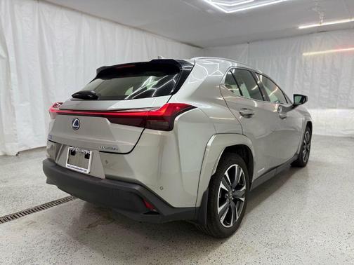2022 Lexus UX 250h Base