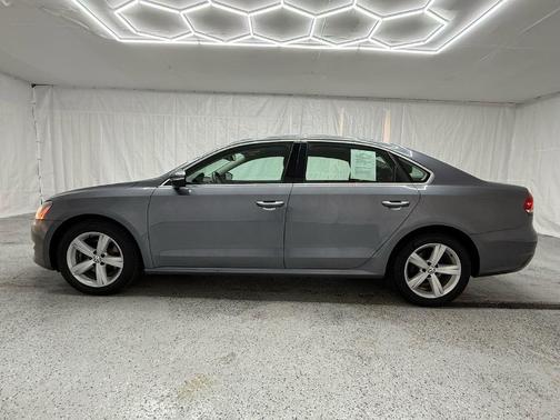 2012 Volkswagen Passat 2.5 SE