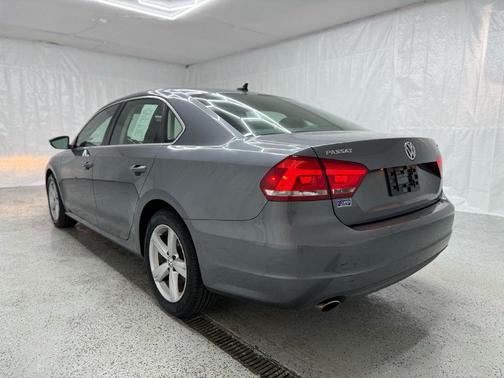2012 Volkswagen Passat 2.5 SE