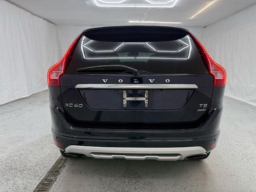 2017 Volvo XC60 T5 Dynamic