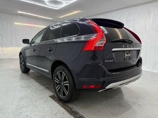 2017 Volvo XC60 T5 Dynamic