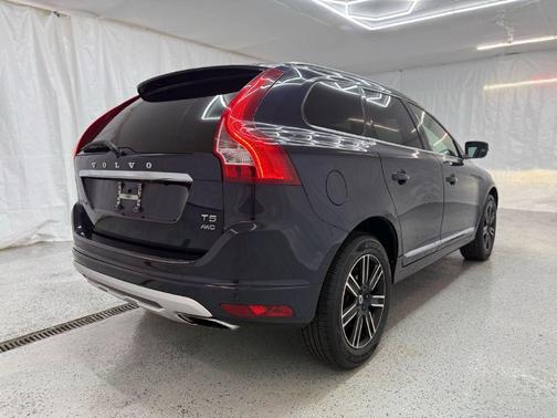2017 Volvo XC60 T5 Dynamic