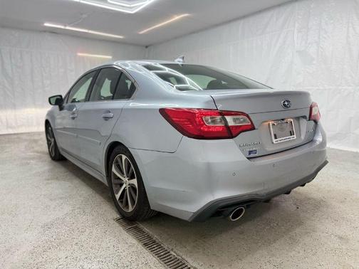 Ice Silver Metallic 2019 Subaru Legacy 2.5i Limited