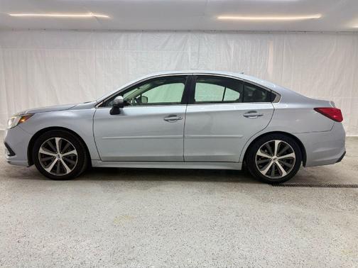 Ice Silver Metallic 2019 Subaru Legacy 2.5i Limited