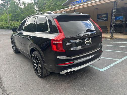 2018 Volvo XC90 T6 Momentum