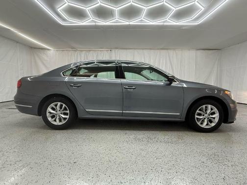 2016 Volkswagen Passat 1.8T S