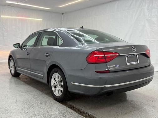 2016 Volkswagen Passat 1.8T S