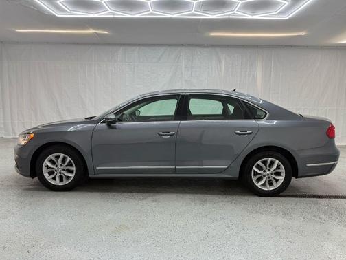 2016 Volkswagen Passat 1.8T S