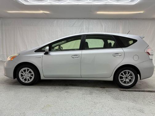 2012 Toyota Prius v Two